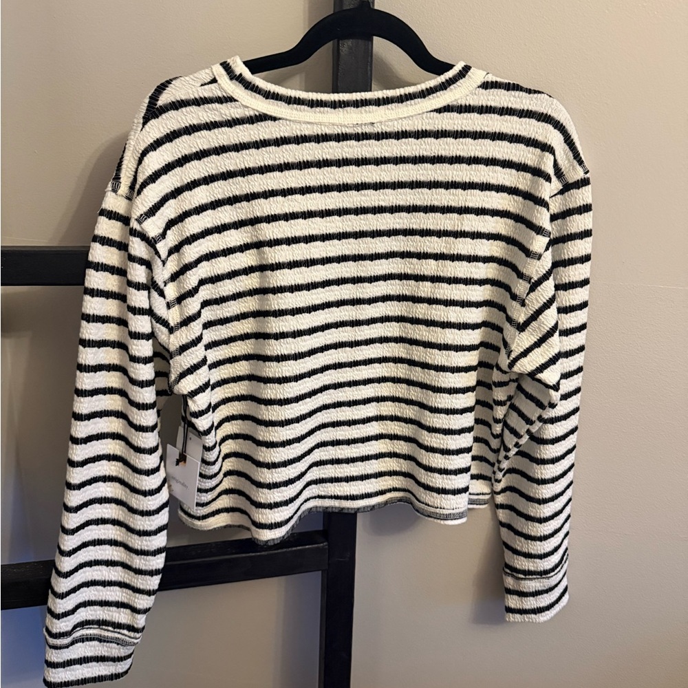 Originality Crop Long Sleeve Top - Picture 3 of 5